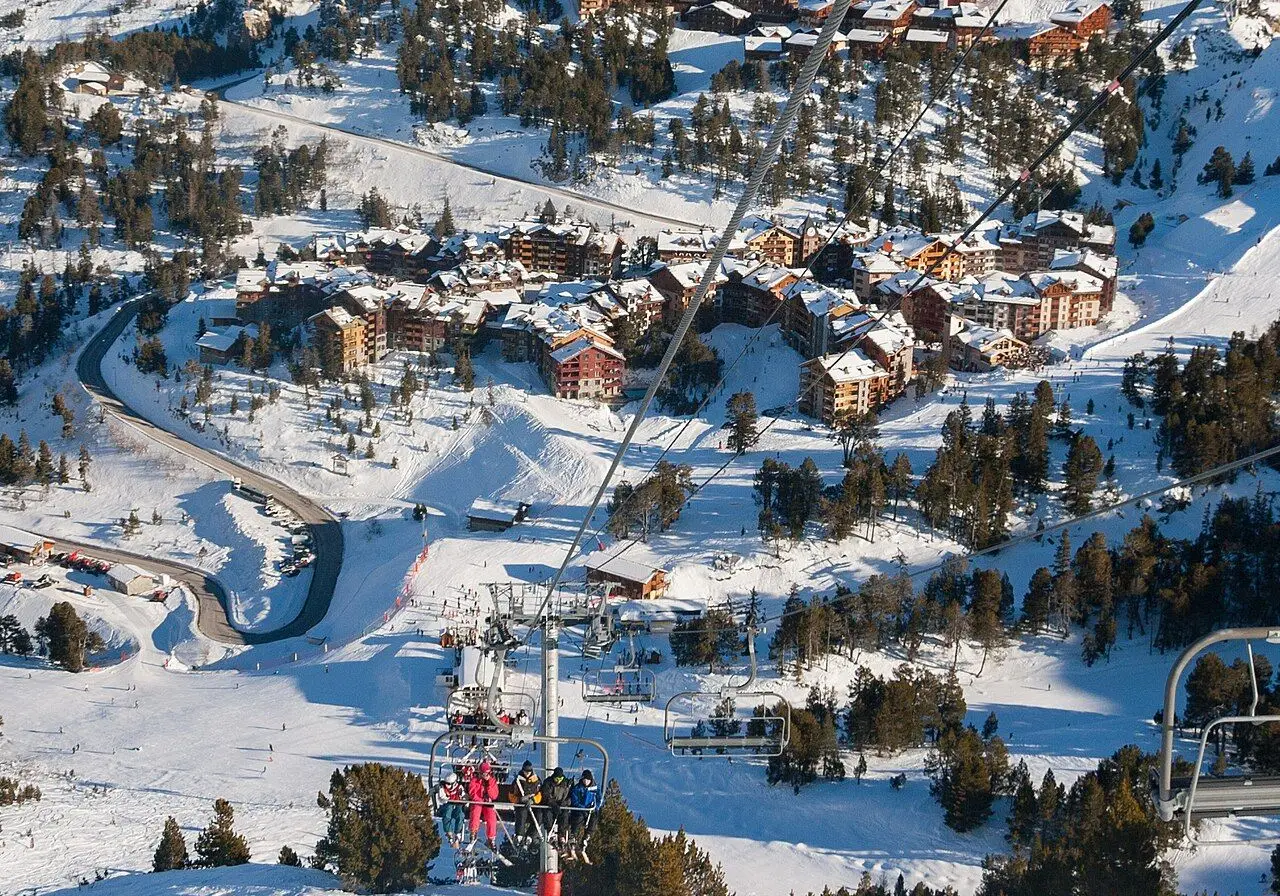 Les Arcs, location AEC Collection